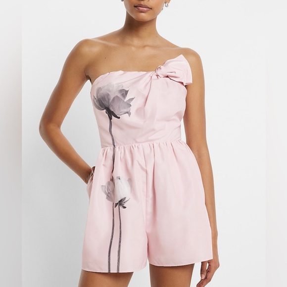Express strapless floral knot bow romper - Picture 6 of 7
